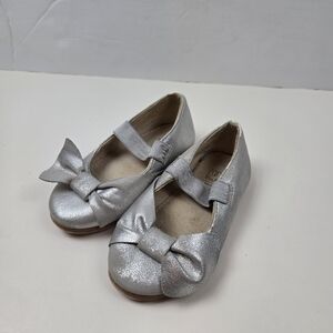 Zara Girls Silver Kids Ballet Flat Shoes with Bow Size 20 (US 4)
